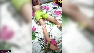 شرموطة عربية اخوها بيربطها وهي تصرخ من النيك