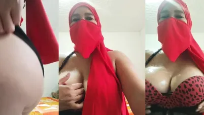 مغربية جسمها ناار بتصور لمديرها وتعرض عليه طيزها وبزازها الكبيرة