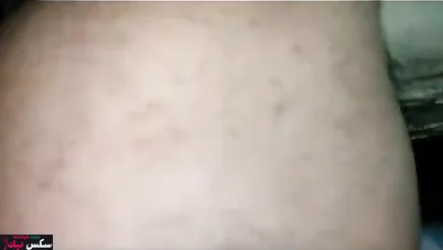 فلاحة مصرية بتتناك من جارها وتصرخ بصوت عالي