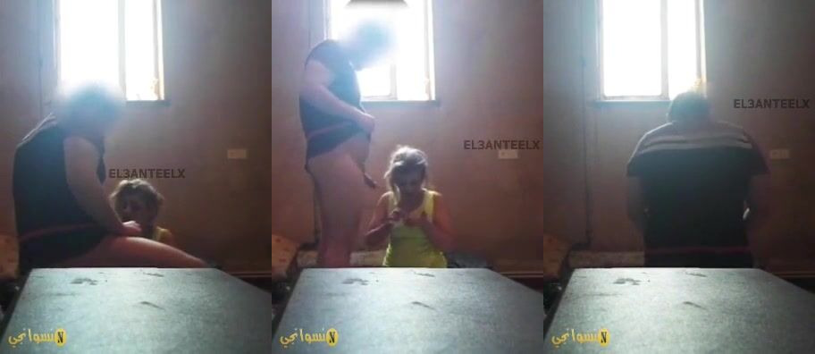 عربية جارها بيديها زبه وتمصله زي المحرومة