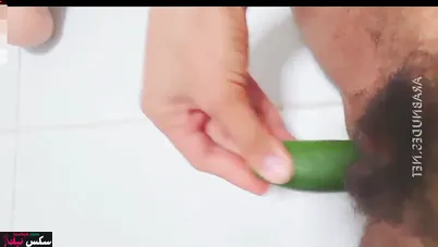 البت مولعة على الاخر ونازله في كسها نيك بالخيارة