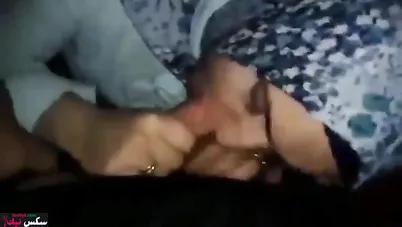 قحبة عراقية جسمها نار بتمص الزب وتمتع الشاب - سكس عراقي