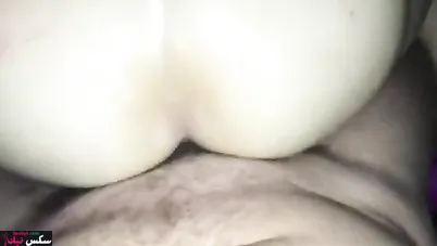 منحرفة سعودية تتناك خلفي عنيف وتقوله زبك يمتعني