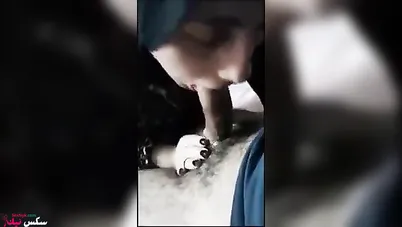 محجبة مصرية بتمص زب صاحب جوزها زي الخبيرة