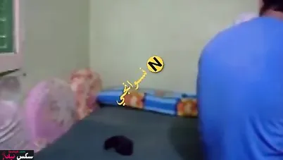 لبوة سعودي تمص زب اخوها وتبلعه كامل في كسها