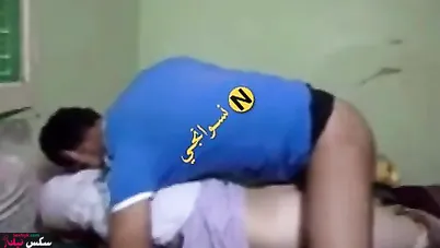 لبوة سعودي تمص زب اخوها وتبلعه كامل في كسها