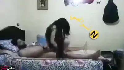 نيج عراقية على السرير صوتها جايب اخر الشارع