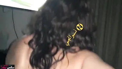 نيك عراقية ممحونة ببزاز كبيرة تتفشخ نيك عنيف في الفندق