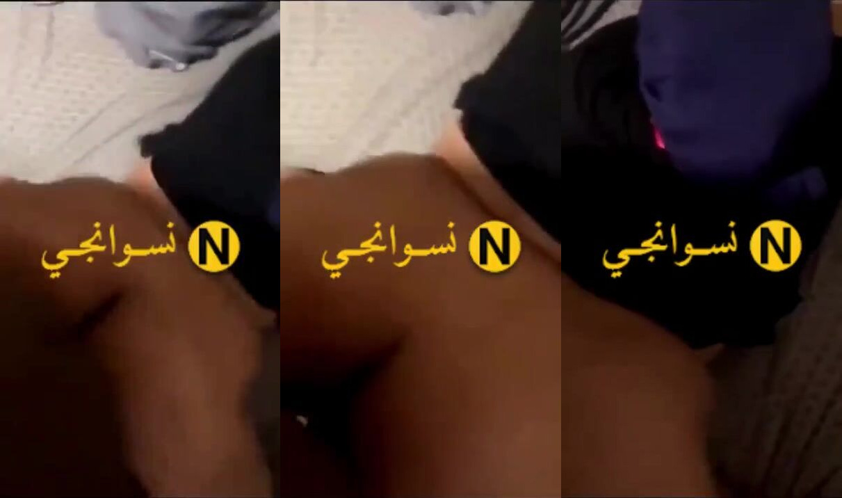 شرموطة جسمها نار بتتناك على السرير بكل عنف