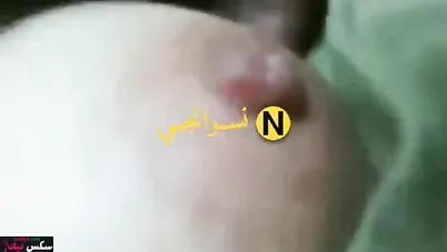 شرموطة من الصعيد حبيبها بيفشخها نيك في العربية