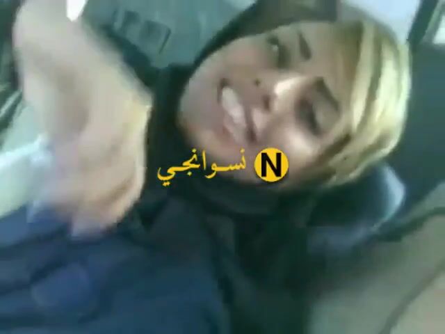 شرموطة من الصعيد حبيبها بيفشخها نيك في العربية