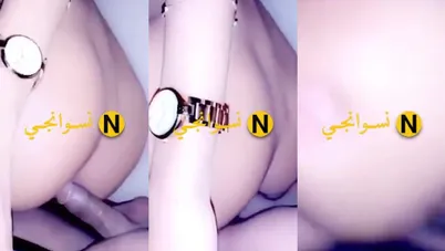 عربية اخر جمدان بتنزل بطيزها الحلوة على زب اخوها