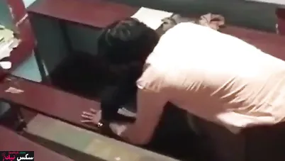 شرموطة خليجية بتتناك في المدرسة مع صديقها الهندي