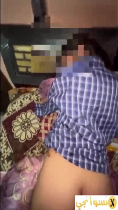 نيج خلفي عنيف لقحبة عراقية  تتناج مع عشيقها