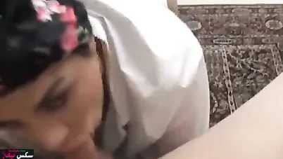 خليجية بتاخد الزب بلهفة وتتناك بمتعة كبيرة هيجان