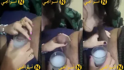 شرموطة مصرية بتنزل مص في زب جوزها وتخليه يجيبهم