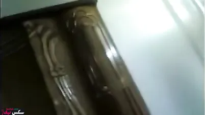 سعودية بتمص الزب الكبير وتنزل عليه بطيزها