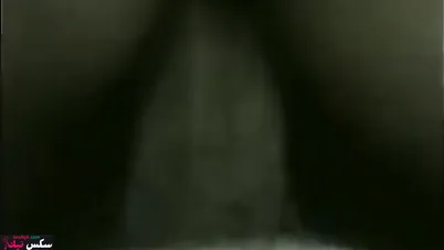 سعودية بتمص الزب الكبير وتنزل عليه بطيزها