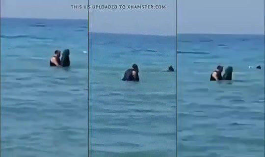 نيك في البحر سكس مصرية بتتفشخ في البحر