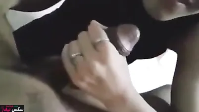 خاينه عراقية بتروح للشاب بيته ويشبعها نيك شرس بكل الاوضاع