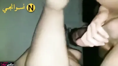 رزع شرموطة مصرية في كسها الشاب فاشخها بزبه الكبير