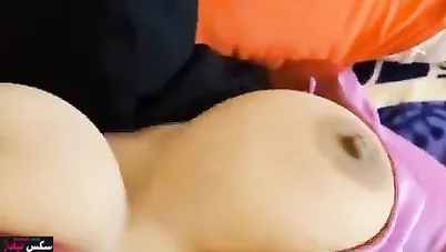 لبوه خليجية جسمها كيرفي بزازها نار بتمص وتتناك وتصوت