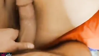 لبوه خليجية جسمها كيرفي بزازها نار بتمص وتتناك وتصوت