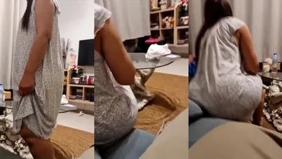 شاب خول بيصور امه في البيت ديوث