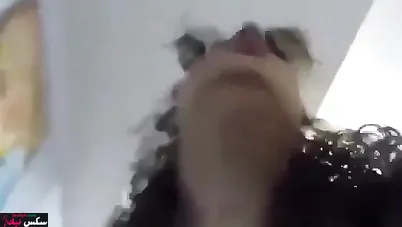 عربية ممحونه بزازها جبارة تركب الزب وتتنطط