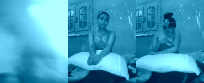 الشرموطة عتاب بتطلع بزازها وتلعب فيهم وتهيج عشيقها