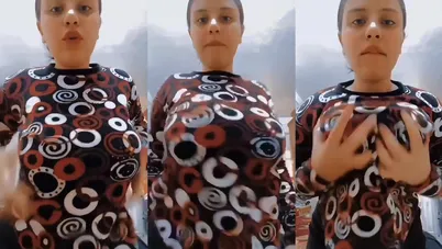 شرموطة ببزاز كبيرة بتهيج على الاخر وتصور نودز لحبيبها