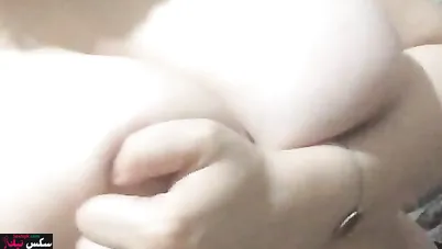 سكس مسرب لقحبة بتصور نودز ونازله في بزازها دعك