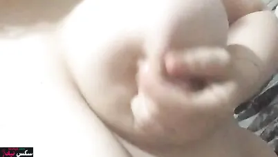 سكس مسرب لقحبة بتصور نودز ونازله في بزازها دعك