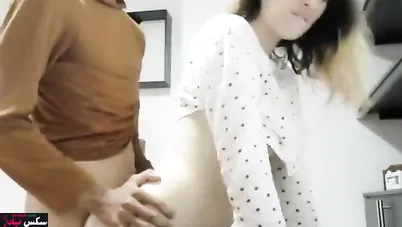 سكس مراهقة بطل بتتناك من جارها