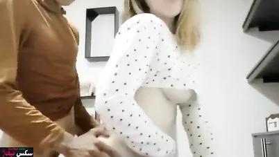سكس مراهقة بطل بتتناك من جارها