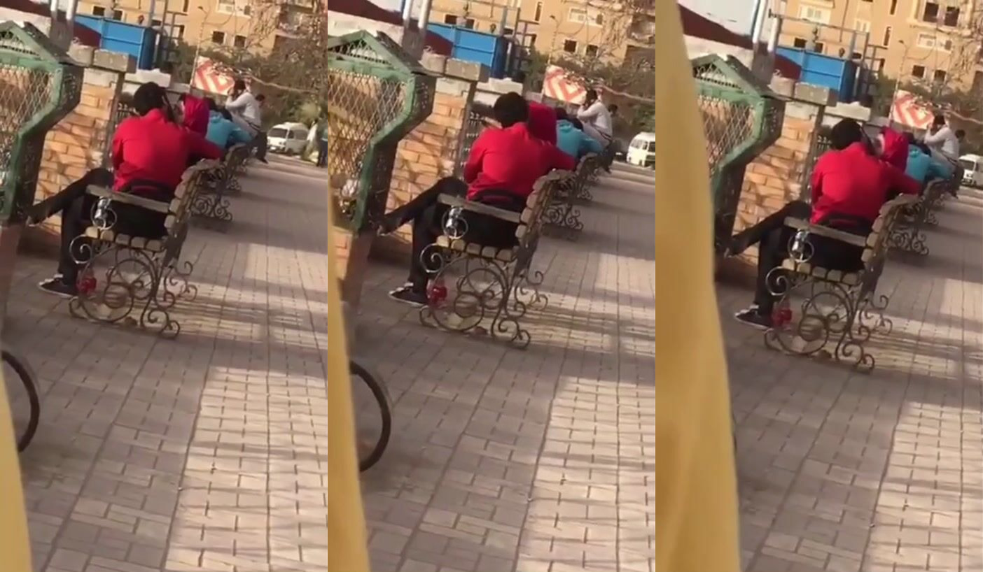 شاب ماسك بنت في الحديقة وهاريها بوس وتقفيش ويتصور