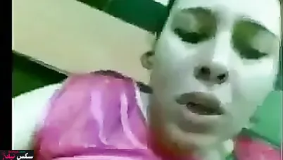 مصرية بتتناك من ابن اخوها وتفتحله كسها على الاخر