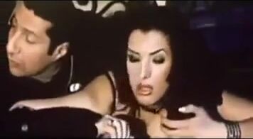فيديو لممثلة مصرية بزازها اخر جمدان من فيلم غبي منه فيه