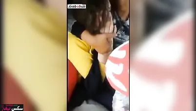 ديوث مصري زانق خطيبته مع صاحبه ونازل فيها تقفيش