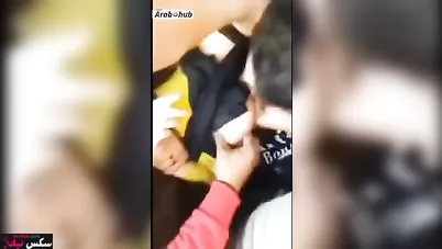 ديوث مصري زانق خطيبته مع صاحبه ونازل فيها تقفيش