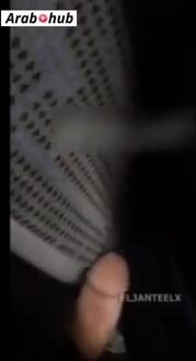 سكس تحرش في العربية من مصري بيقفش طيز مربربة