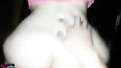 البت بتقول لحبيبها صورني وانا بنزل على زبك بطيزي