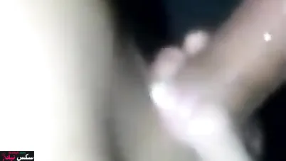 الممحونة ماسكه الزب ونازله فيه مص بكل هيجان
