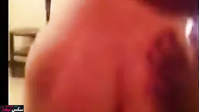 الشرموطة بتتناك من جارها وتقوله جيبهم على ترمتي