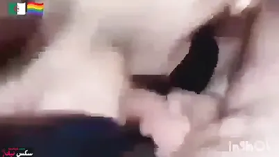 الجزائرية شيكو تنيك كس صديقتها بالزب الصناعي