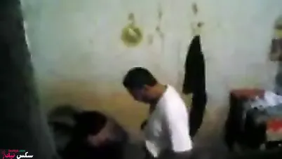 صعيدي واخد جارته المربربة البيت وفاشخ طيزها نيك