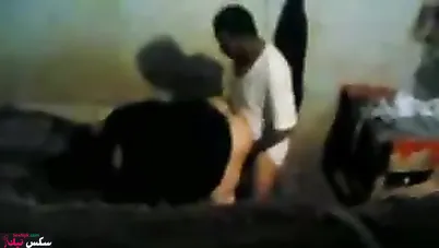 صعيدي واخد جارته المربربة البيت وفاشخ طيزها نيك