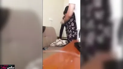 قحبة سعودية تتناك بالمال مع المدير في المكتب