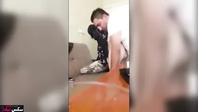 قحبة سعودية تتناك بالمال مع المدير في المكتب