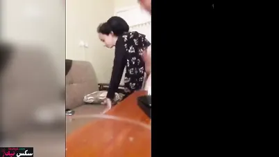 قحبة سعودية تتناك بالمال مع المدير في المكتب